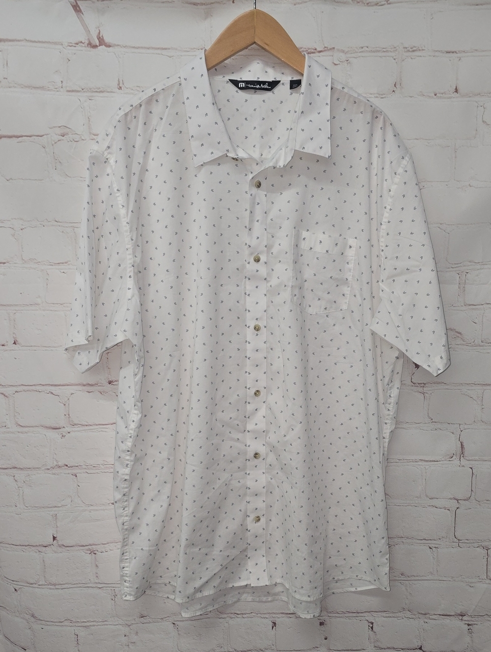 Travis Mathew White Short-Sleeve Button-Down with Micro Anchors
